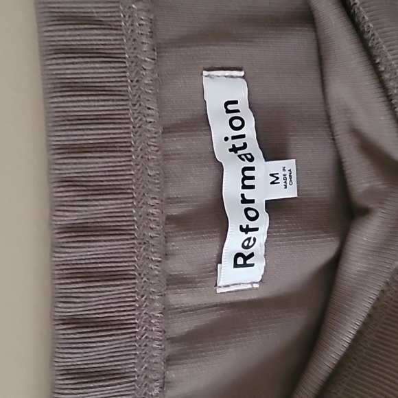 Reformation Helen Knit Two piece set in Taupe - Picture 7 of 8